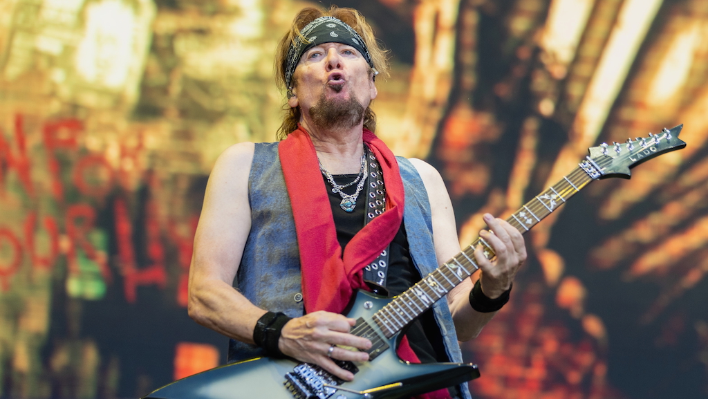 Adrian Smith mit Iron Maiden am 28. Juni 2025 im London Stadium